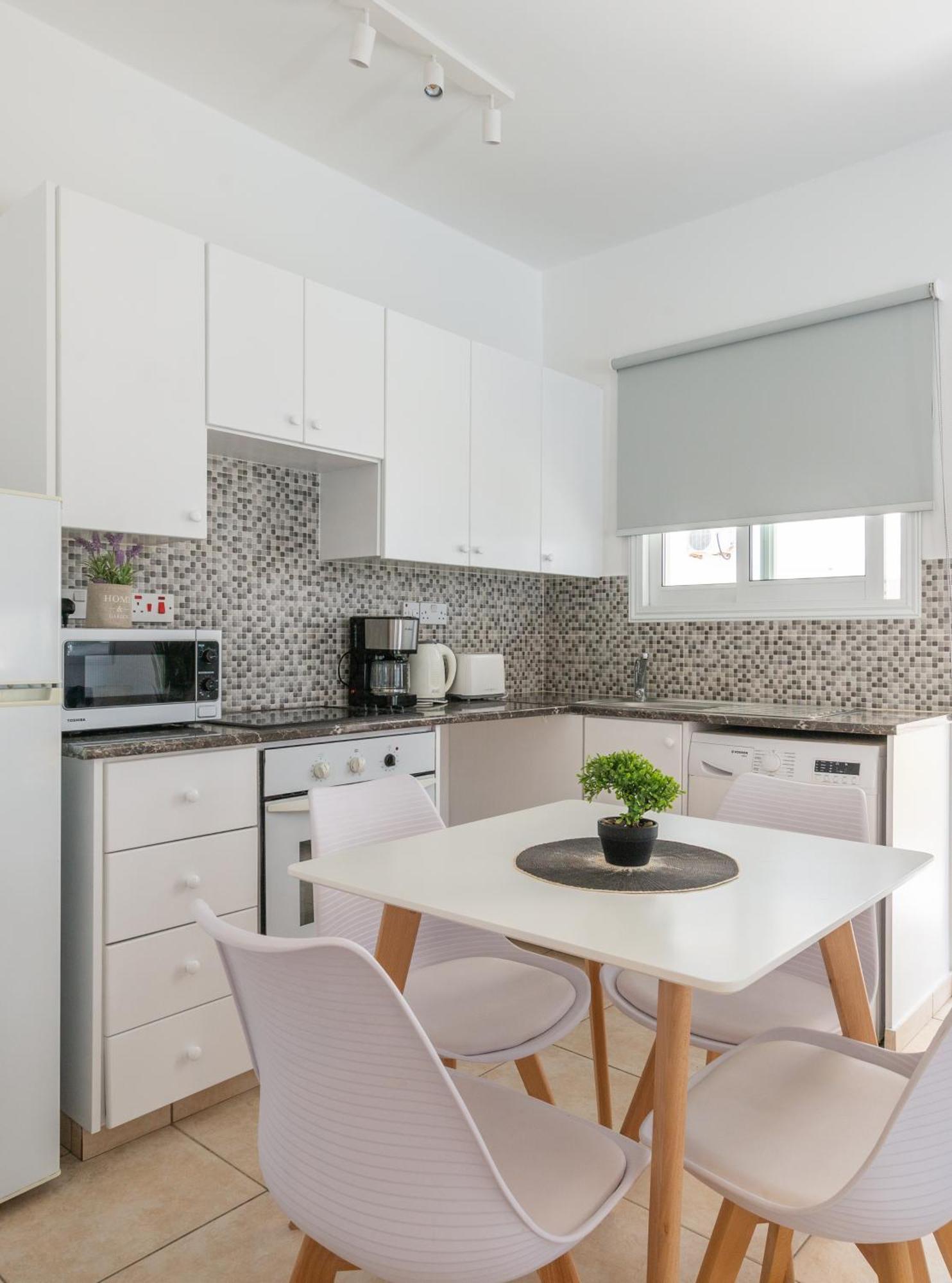 Beautiful One Bed Apartment In Paphos Exteriör bild