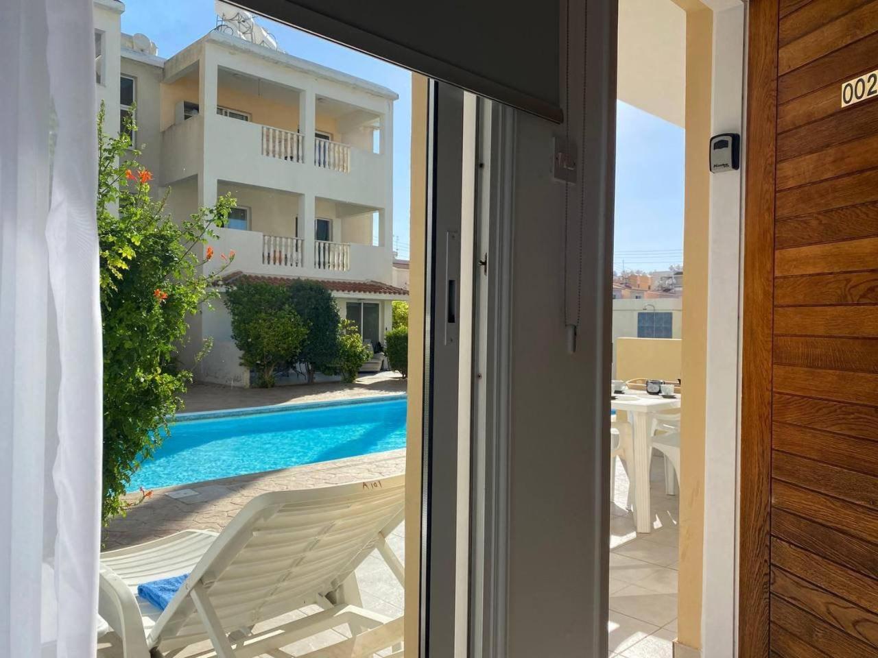 Beautiful One Bed Apartment In Paphos Exteriör bild