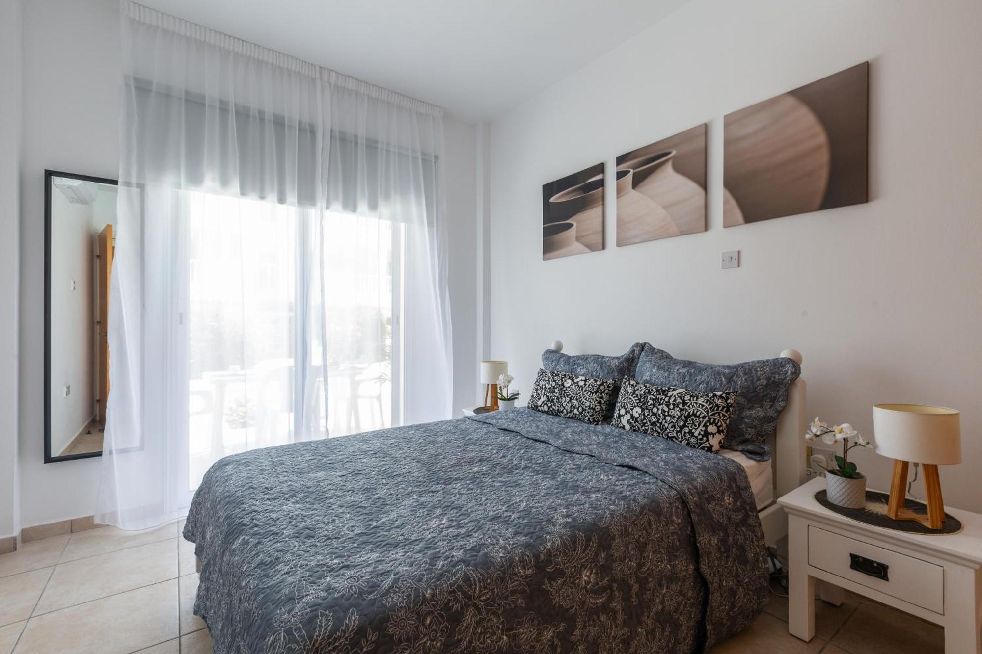 Beautiful One Bed Apartment In Paphos Exteriör bild