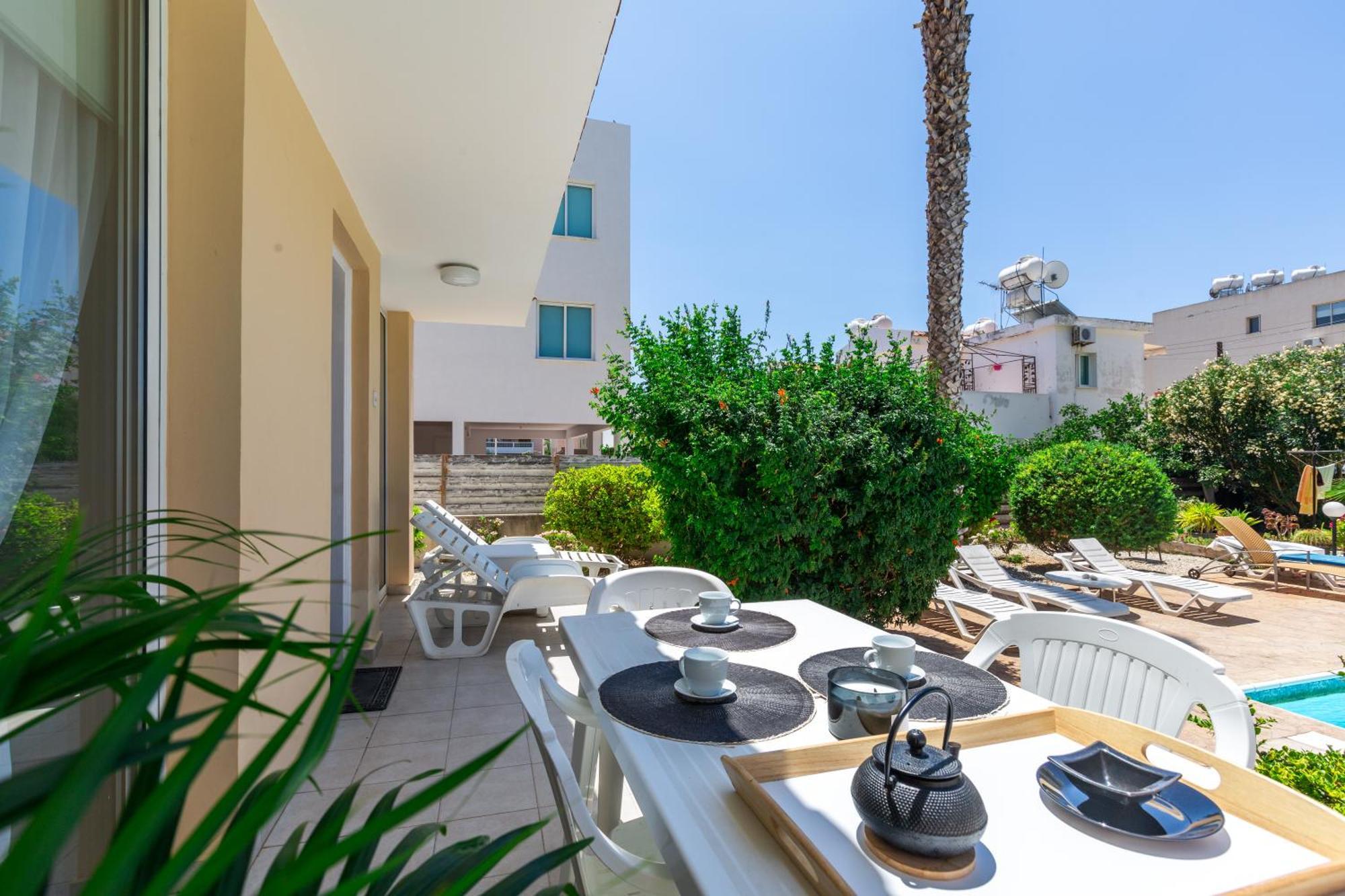 Beautiful One Bed Apartment In Paphos Exteriör bild